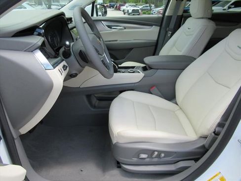 New 2026 Cadillac XT5 Premium Luxury w/ Driver Assist Package AWD/4WD image 17