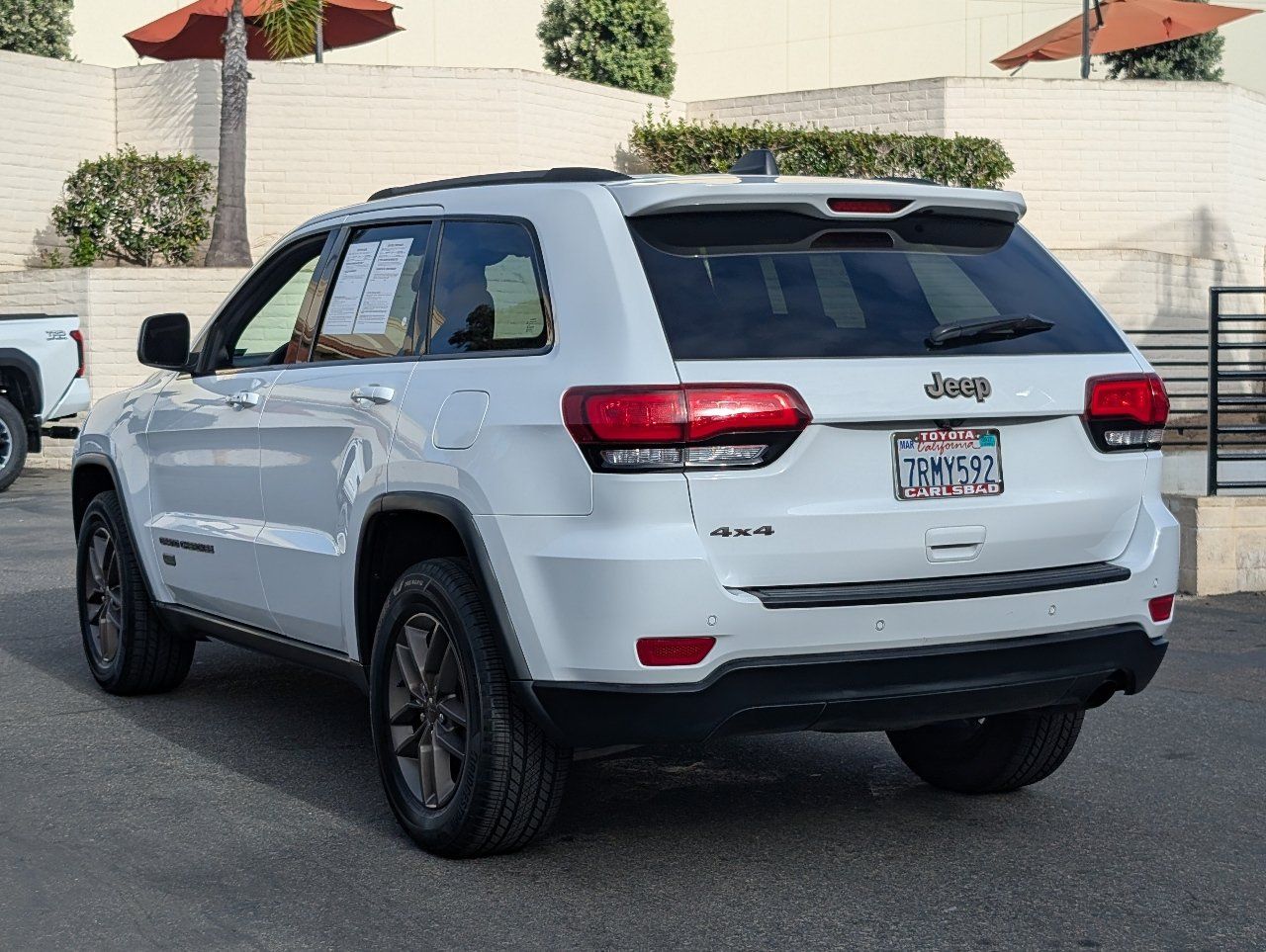 Used 2016 Jeep Grand Cherokee Laredo 75th Anniversary AWD/4WD image 12