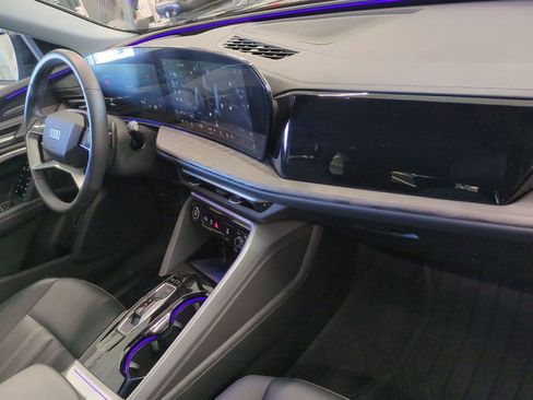 Used 2025 Audi Q5 Premium Plus w/ Premium Plus image 38