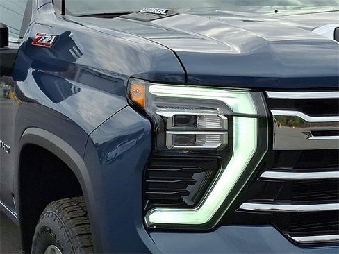 New 2026 Chevrolet Silverado 3500 LTZ w/ LTZ Premium Package image 7