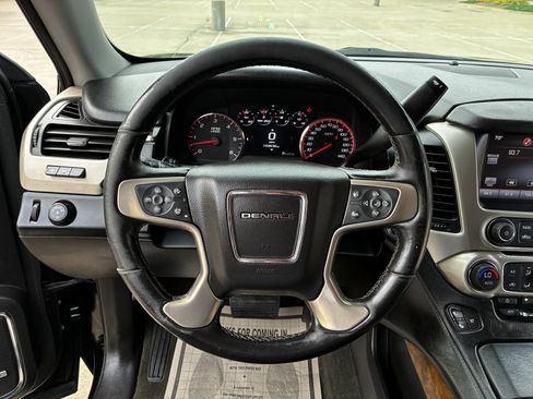 Used 2015 GMC Yukon XL Denali w/ Touring Package RWD image 39