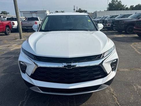 Used 2024 Chevrolet Blazer LT w/ Convenience Package FWD image 8
