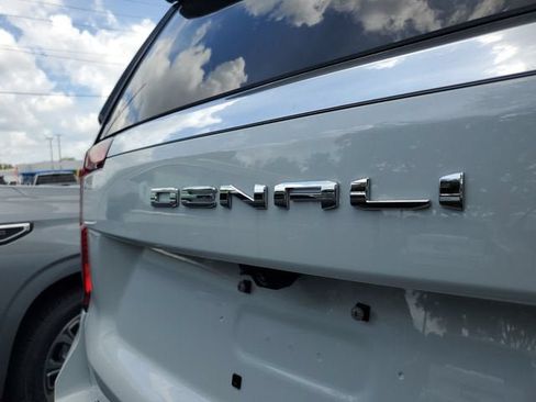 New 2026 GMC Yukon Denali RWD image 9