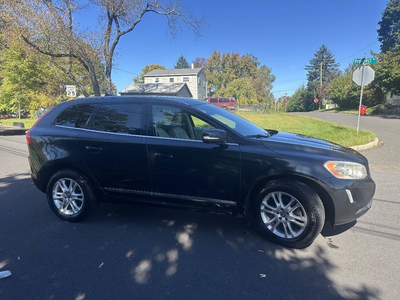 Used 2015 Volvo XC60 T5 AWD/4WD image 5