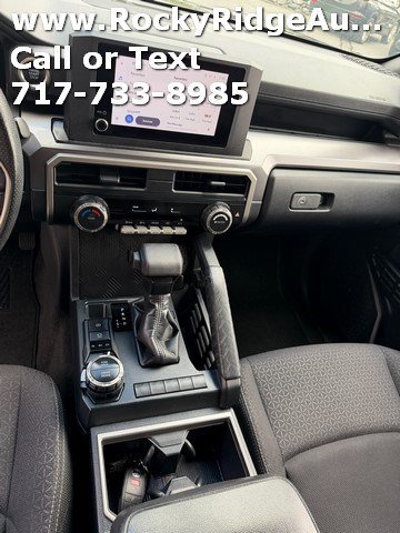 Used 2025 Toyota 4Runner SR5 AWD/4WD image 27