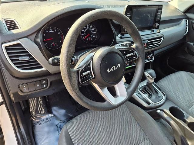 Used 2023 Kia Seltos LX AWD/4WD image 10