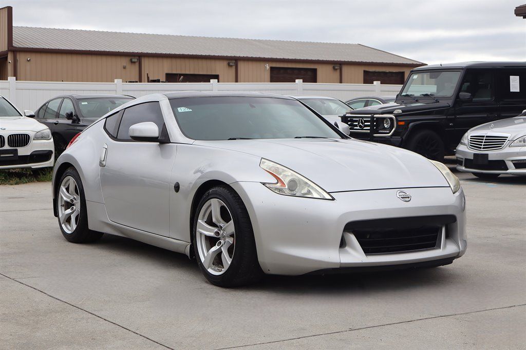 Used 2012 Nissan 370Z Coupe RWD image 9