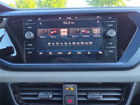 Certified 2023 Volkswagen Taos SE w/ Panoramic Sunroof Package FWD image 20