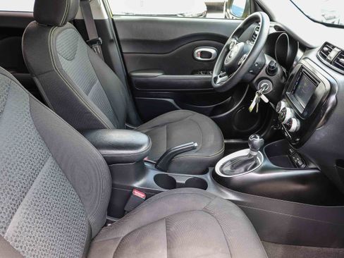 Used 2016 Kia Soul + FWD image 19