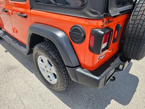 Used 2018 Jeep Wrangler Unlimited Sport S AWD/4WD image 17