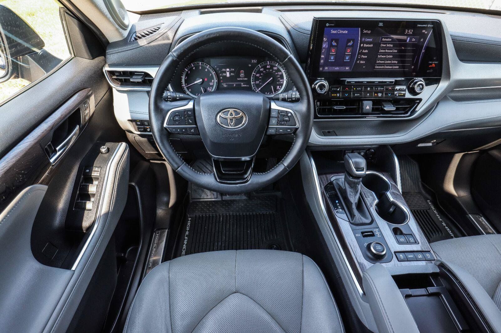 Used 2020 Toyota Highlander Platinum AWD/4WD image 29