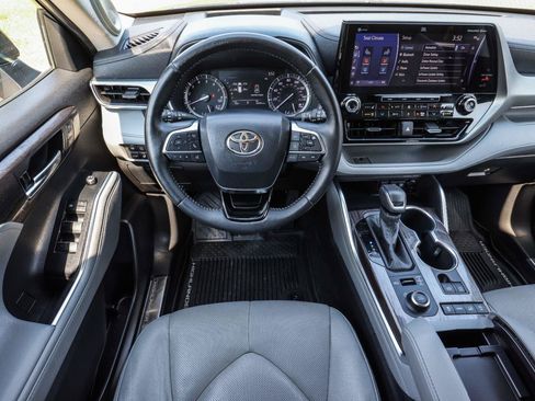 Used 2020 Toyota Highlander Platinum AWD/4WD image 29