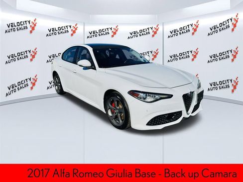 Used 2017 Alfa Romeo Giulia AWD image 1
