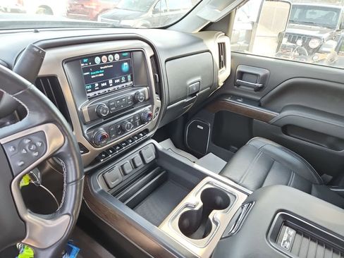 Used 2019 GMC Sierra 2500 Denali w/ Duramax Plus Package image 10
