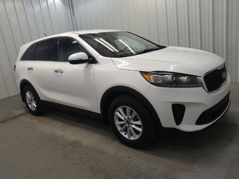 Used 2019 Kia Sorento L FWD image 11