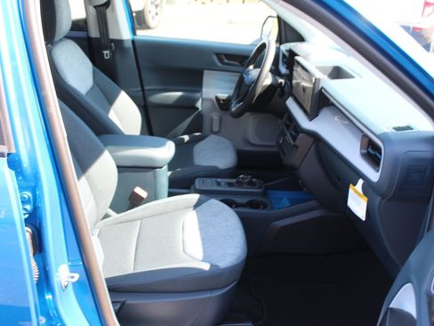 New 2025 Ford Maverick XLT image 12