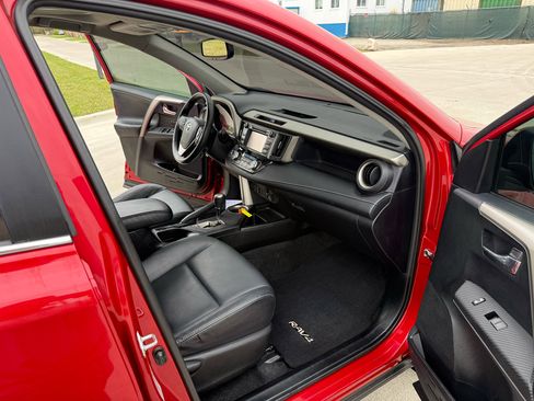Used 2014 Toyota RAV4 Limited image 21