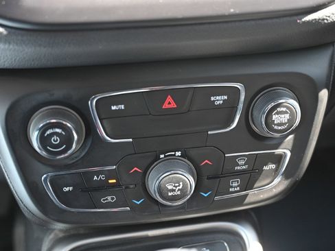 Used 2018 Jeep Compass Latitude w/ Popular Equipment Group AWD/4WD image 23