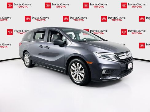 Used 2018 Honda Odyssey LX image 2