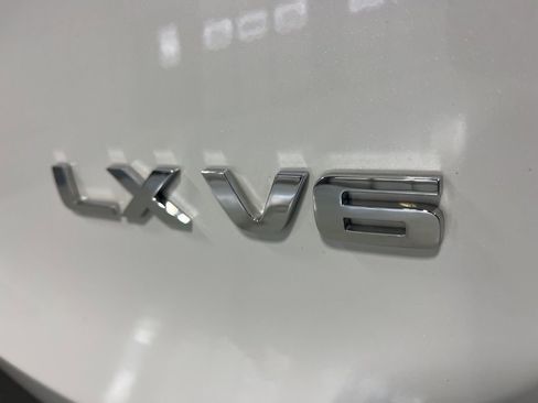 Used 2020 Kia Telluride LX image 36