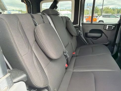 Used 2023 Jeep Wrangler Unlimited w/ Cold Weather Group AWD/4WD image 13