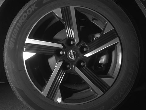 Used 2025 Nissan Sentra SV image 13