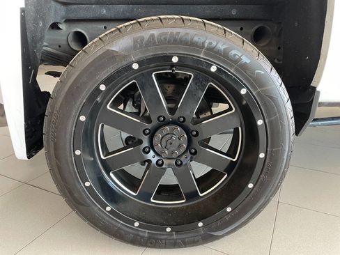 Used 2019 Chevrolet Silverado 2500 High Country image 13