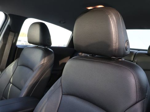 Used 2017 Chevrolet Malibu LT image 13