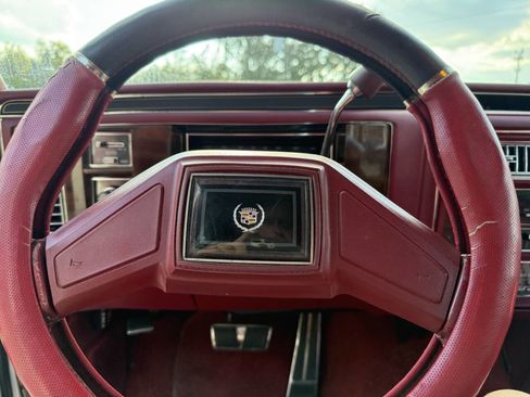 Used 1989 Cadillac Brougham image 17