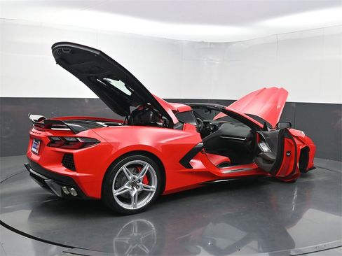 Used 2023 Chevrolet Corvette Stingray Coupe w/ Z51 Performance Package image 35