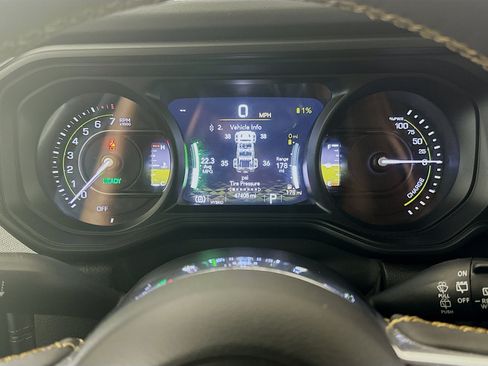 Used 2024 Jeep Wrangler Unlimited Sahara AWD/4WD image 19