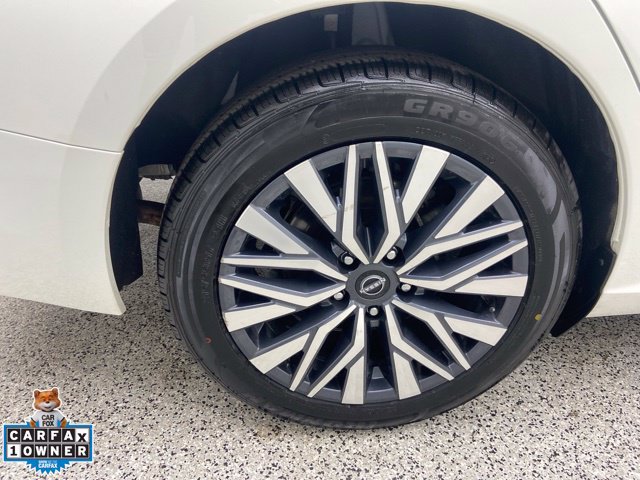 Used 2025 Nissan Altima 2.5 SV FWD image 12