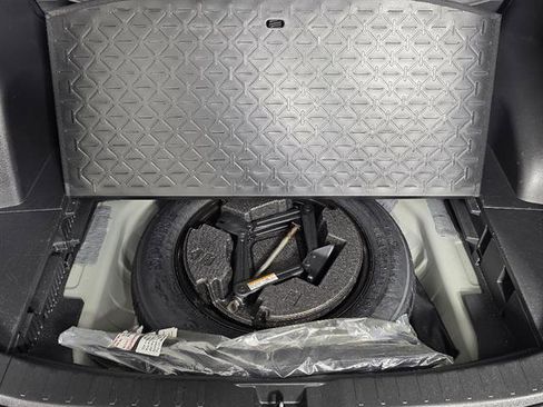 Used 2023 Toyota RAV4 XLE image 21