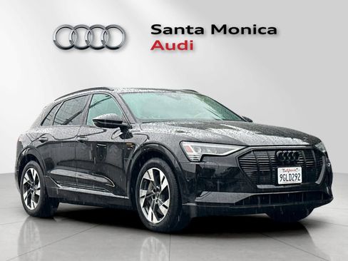 Used 2023 Audi e-tron Premium w/ Convenience Plus Package image 9
