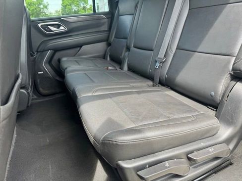 Used 2022 Chevrolet Suburban Z71 AWD/4WD image 7