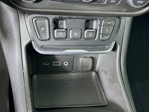 Used 2020 GMC Terrain SLE w/ Driver Convenience Package AWD/4WD image 24