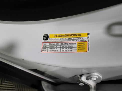 Used 2018 GMC Acadia SLT image 41