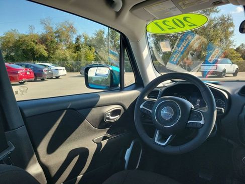 Used 2021 Jeep Renegade Latitude image 7
