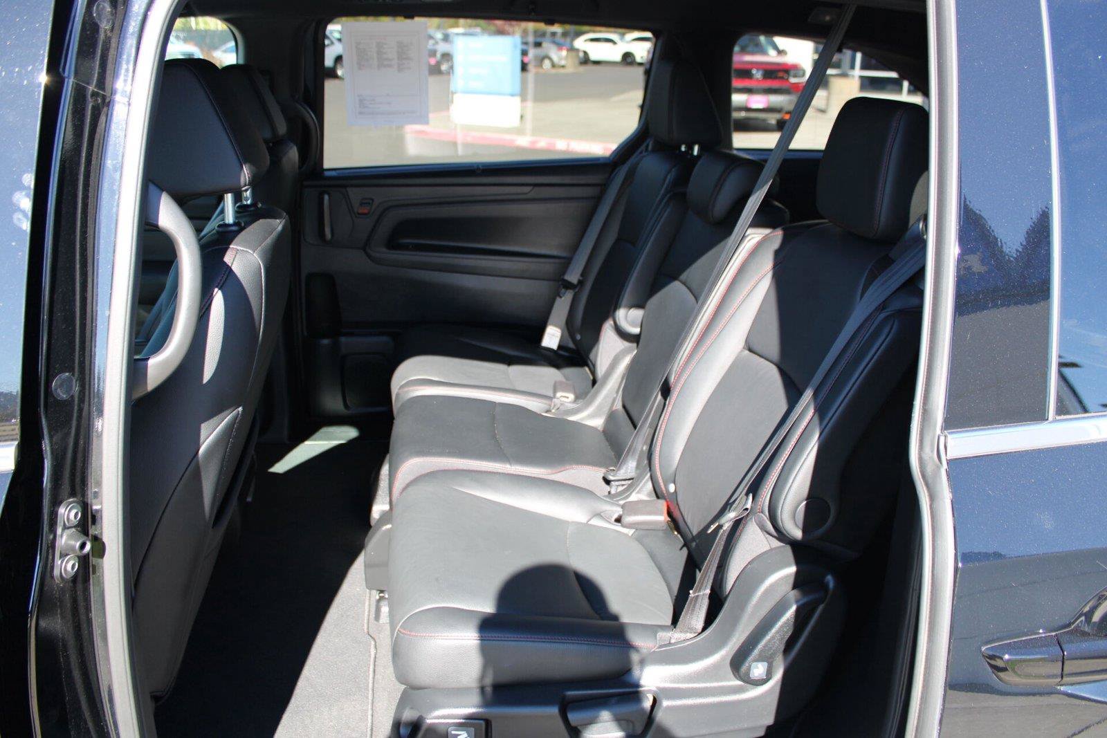 Used 2025 Honda Odyssey Sport-L image 18