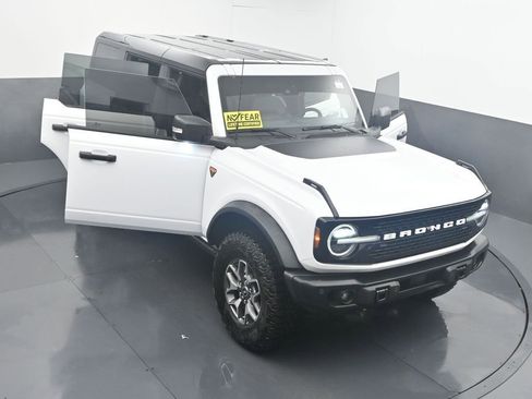 New 2025 Ford Bronco Badlands image 64