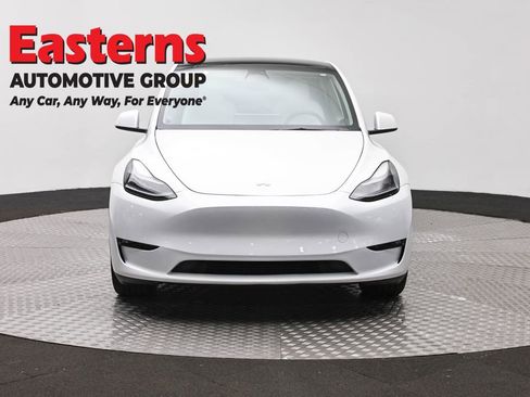 Used 2023 Tesla Model Y Long Range AWD/4WD image 2