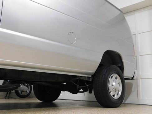 Used 2014 Ford E-250 and Econoline 250 w/ Power Group image 23