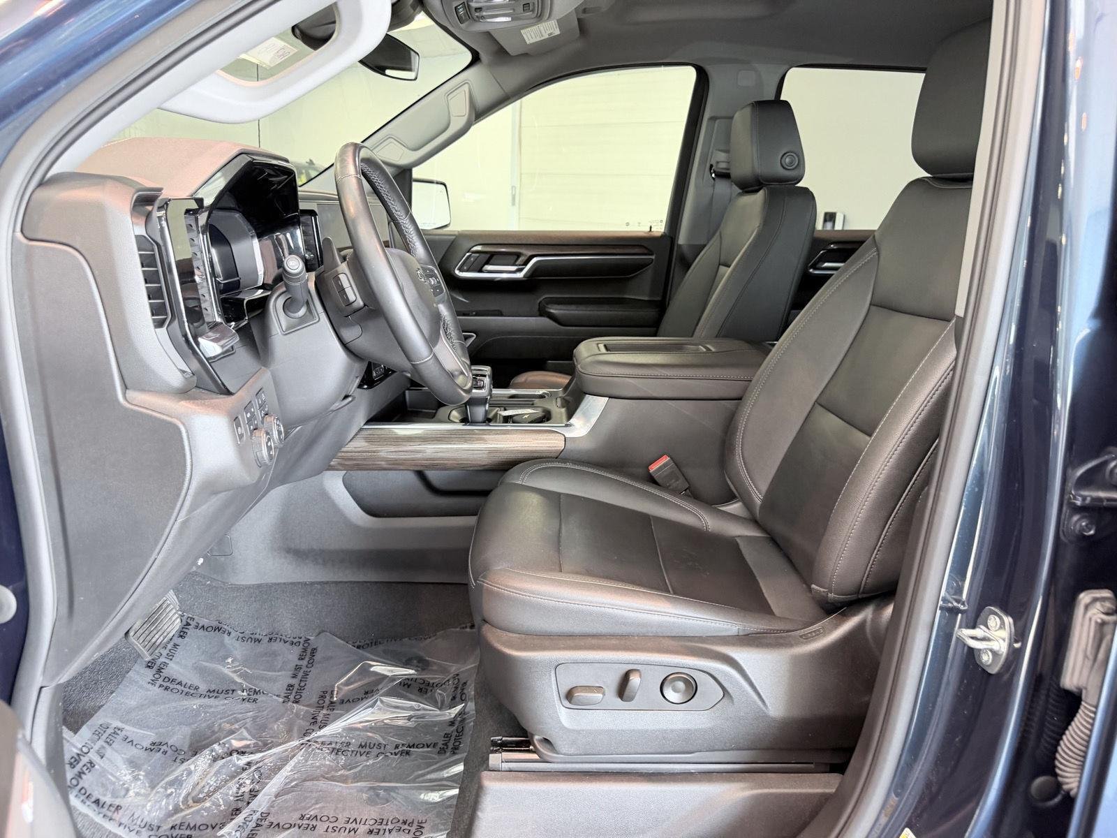 Used 2022 Chevrolet Silverado 1500 LT Trail Boss w/ LT Trail Boss Premium Package AWD/4WD image 35