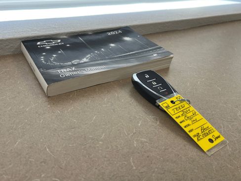 Certified 2024 Chevrolet Trax RS w/ Sunroof Package image 15