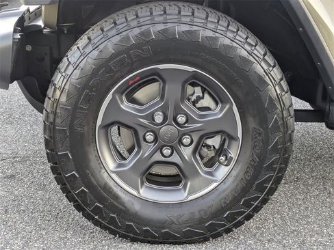 Used 2020 Jeep Gladiator Sport w/ Quick Order Package 24S image 10