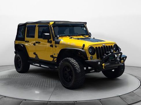 Used 2015 Jeep Wrangler Unlimited Sahara w/ Max Tow Package AWD/4WD image 7