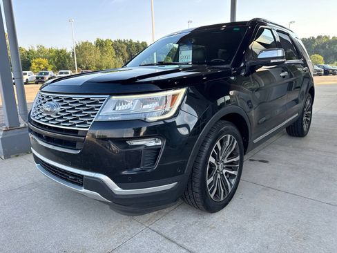 Certified 2018 Ford Explorer Platinum AWD/4WD image 3