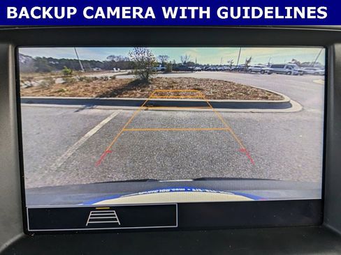 Used 2023 GMC Acadia SLE w/ Driver Convenience Package image 3