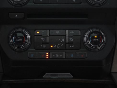 Used 2017 Ford F350 Platinum w/ Platinum Ultimate Package image 22