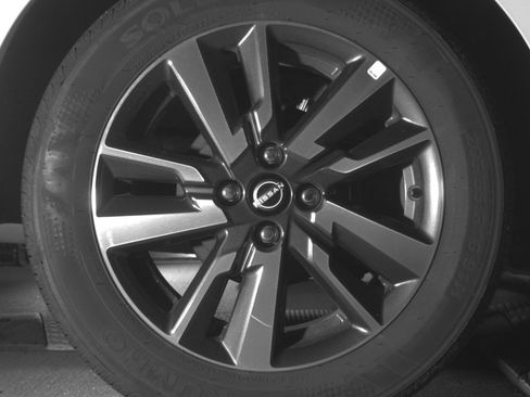 Used 2025 Nissan Versa SV image 15